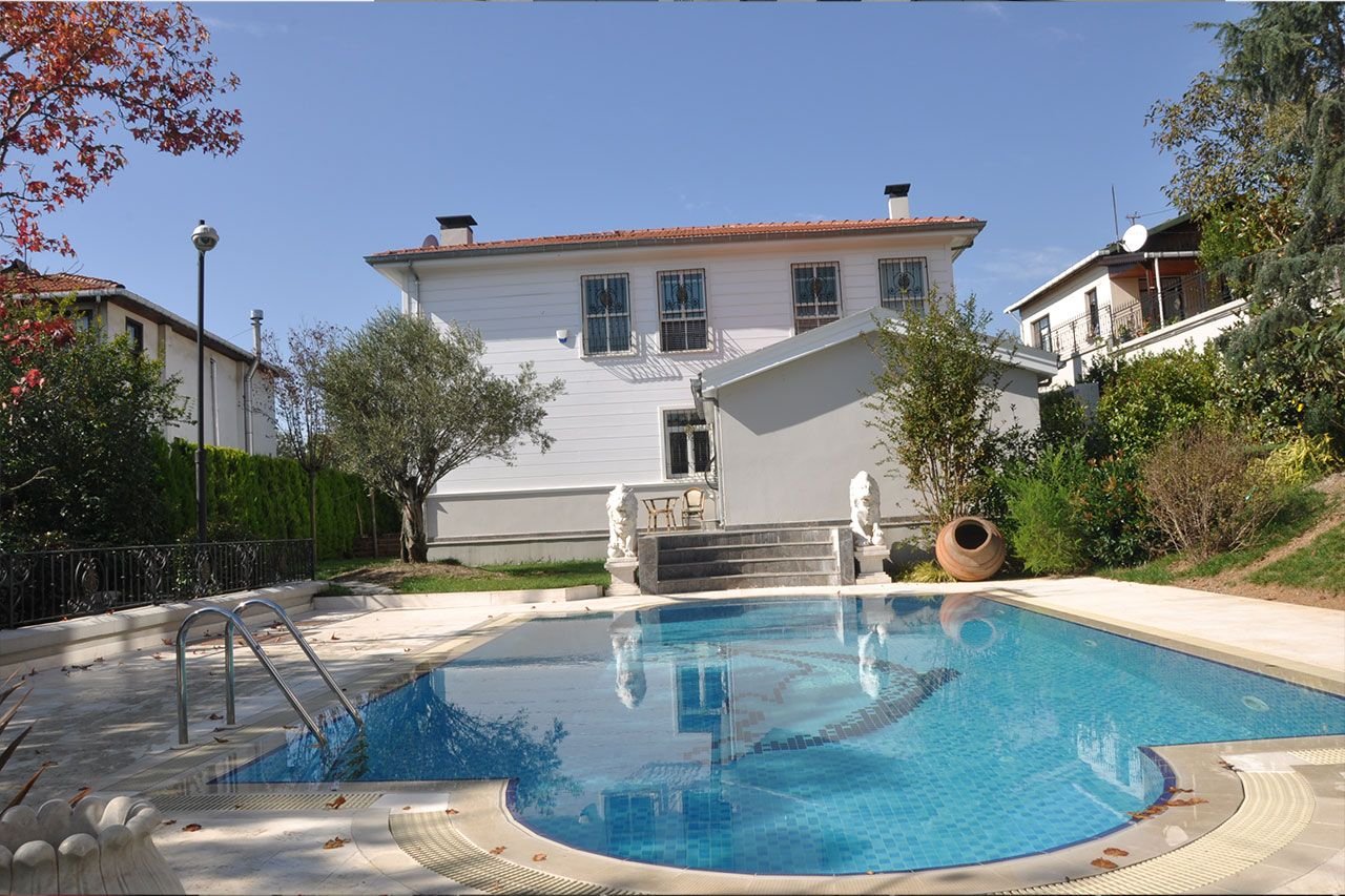 Havuzlu Beylerbeyi eski eser villa